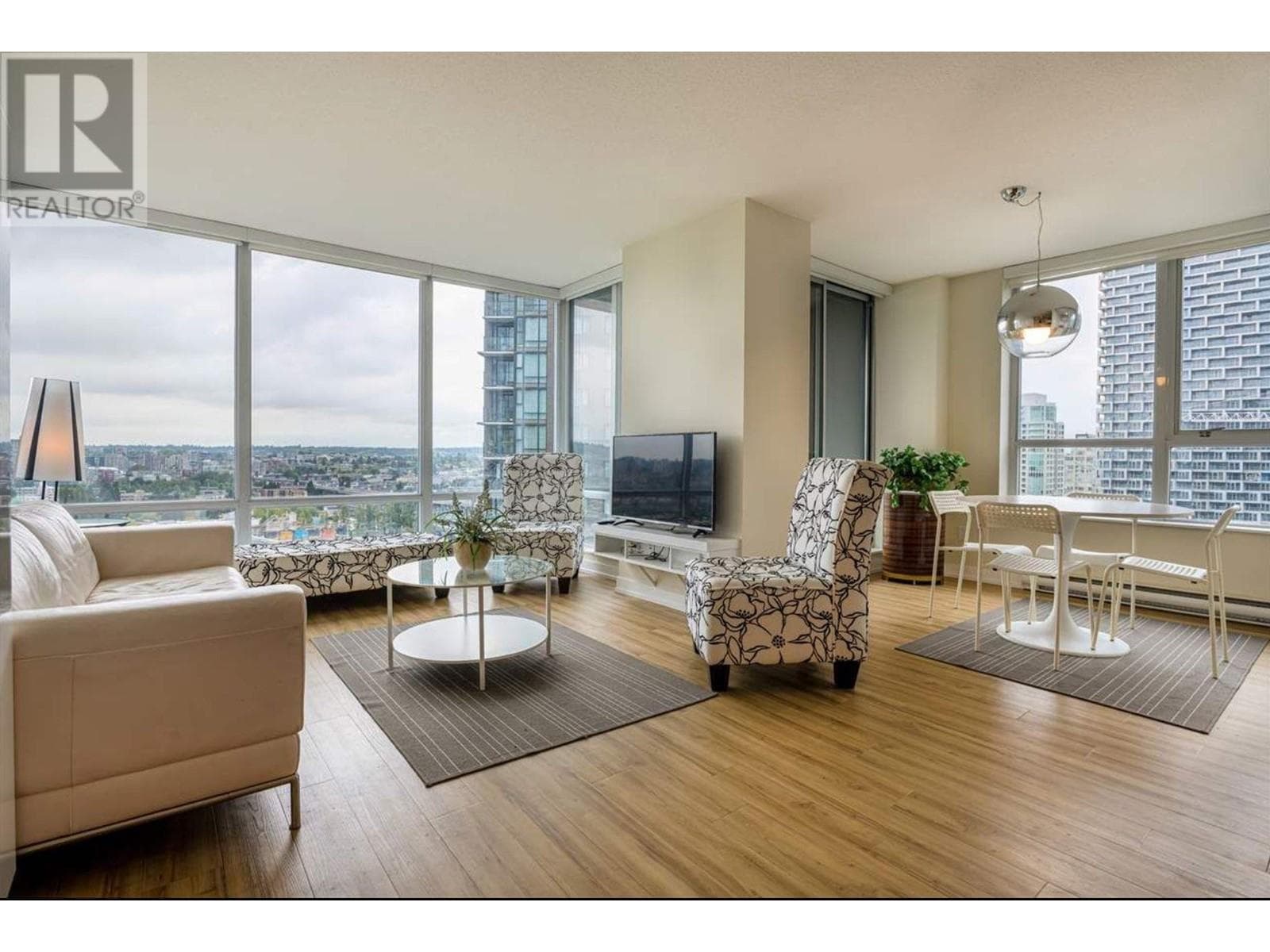 2602 1495 RICHARDS STREET