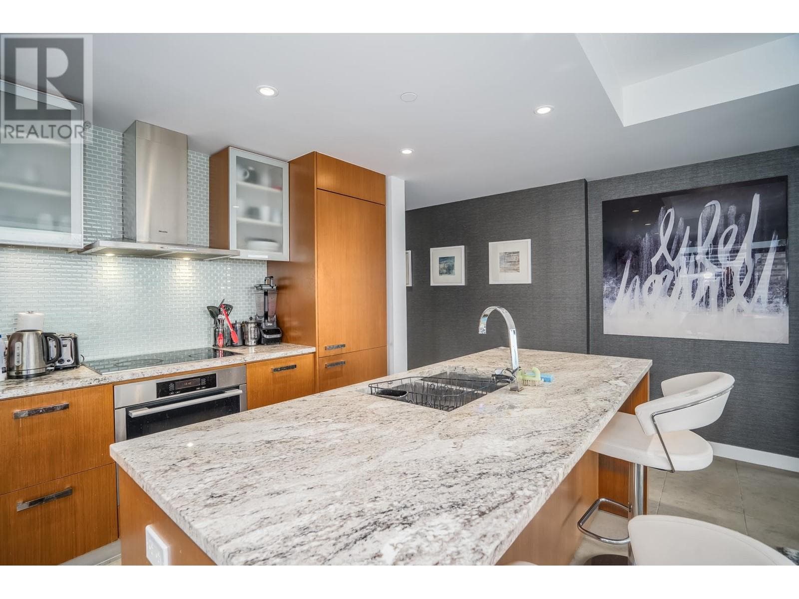 1906 1028 BARCLAY STREET