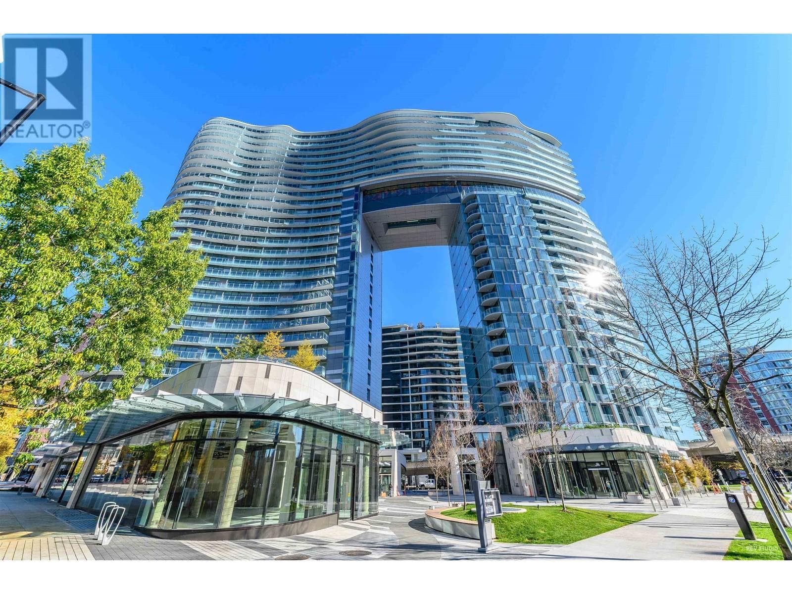 704 89 NELSON STREET