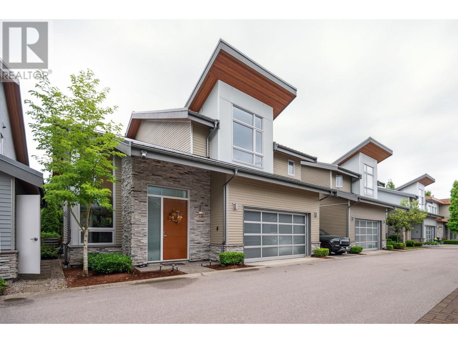 18 9055 DAYTON AVENUE