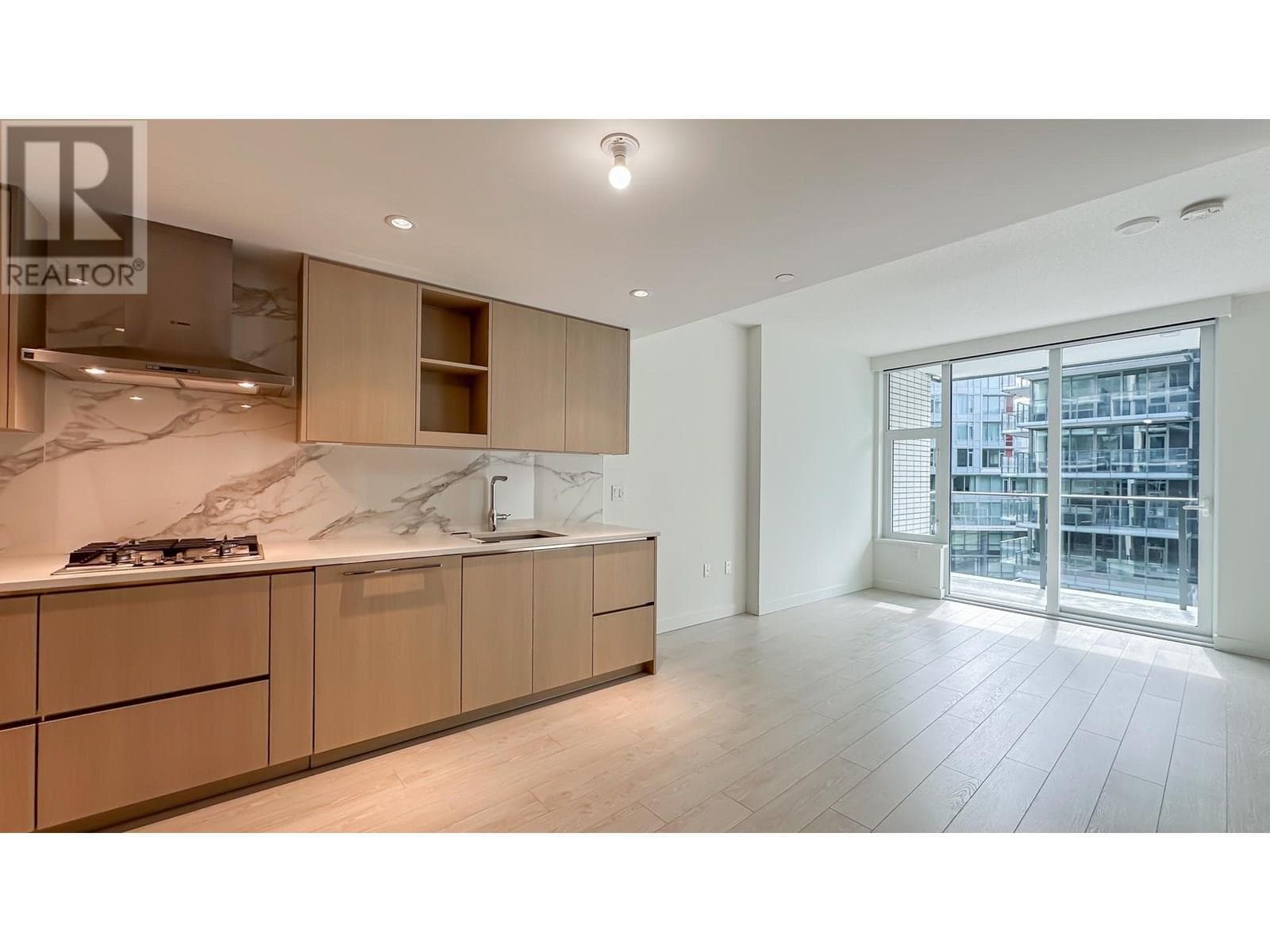 886 8671 HAZELBRIDGE WAY