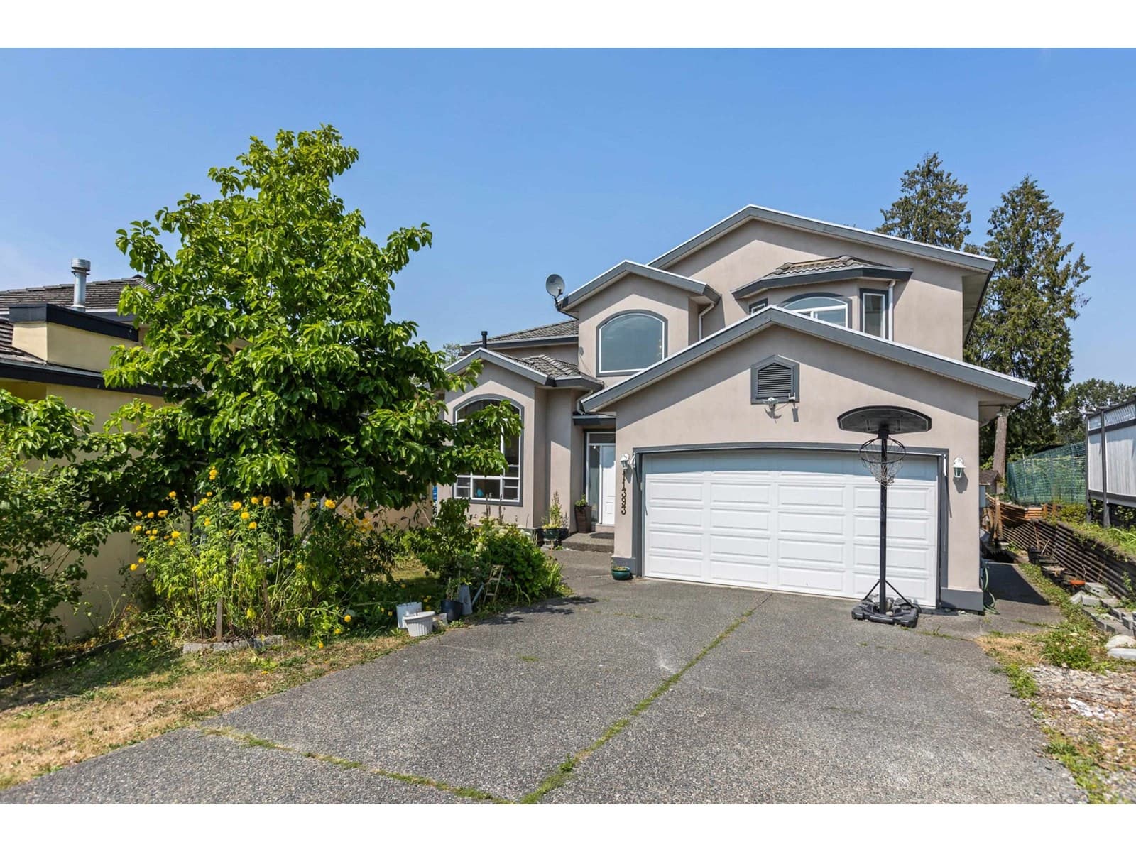 11393 ROYAL CRESCENT