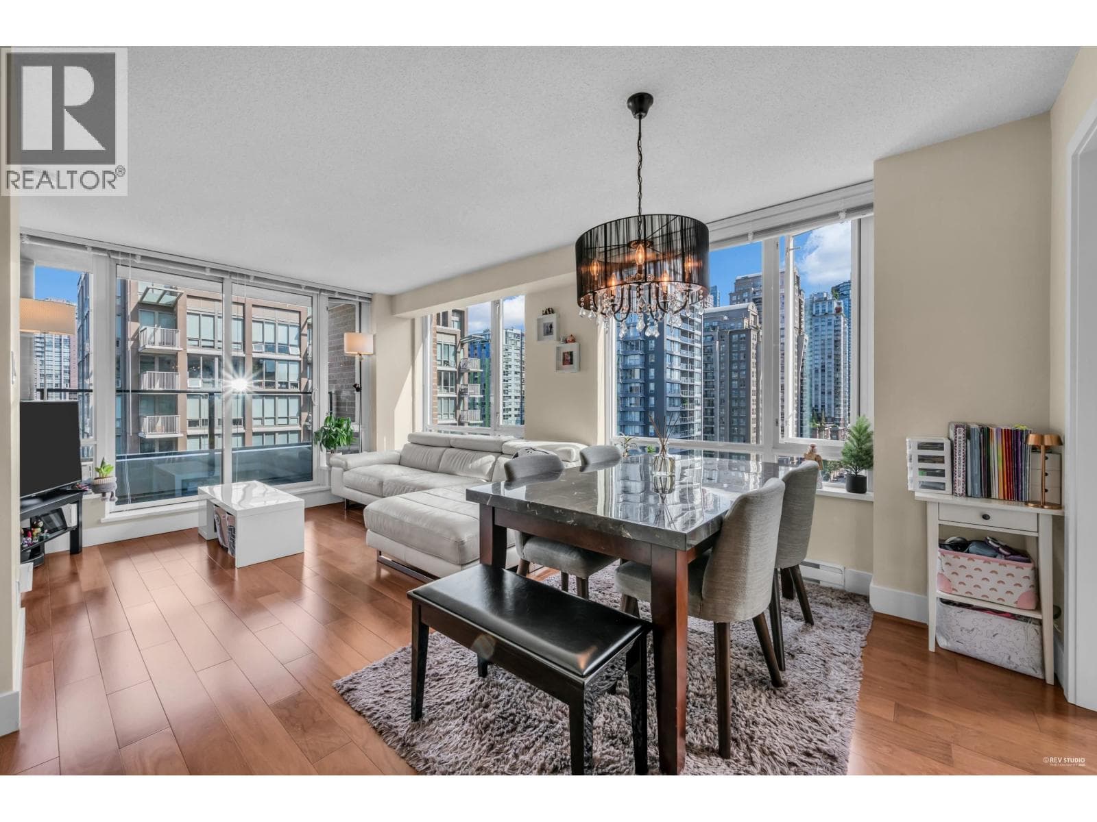 1506 1088 RICHARDS STREET