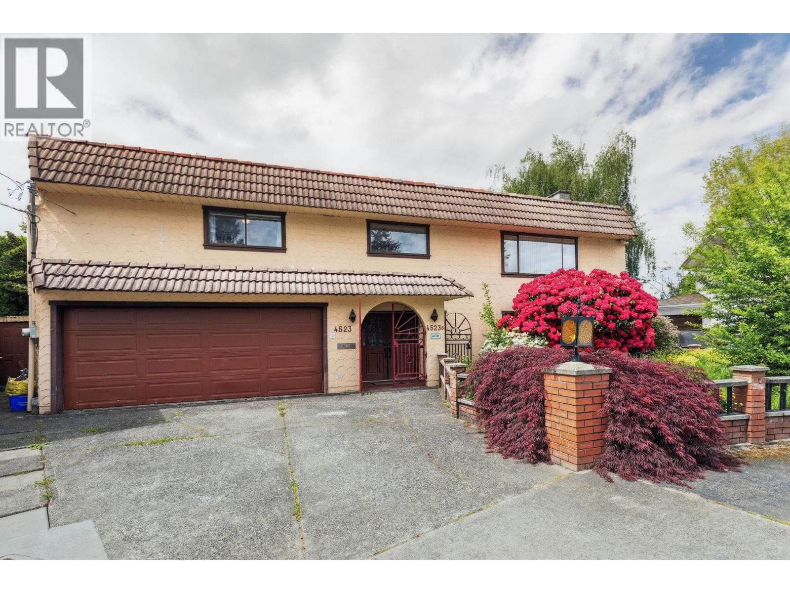 4523 KING EDWARD PLACE