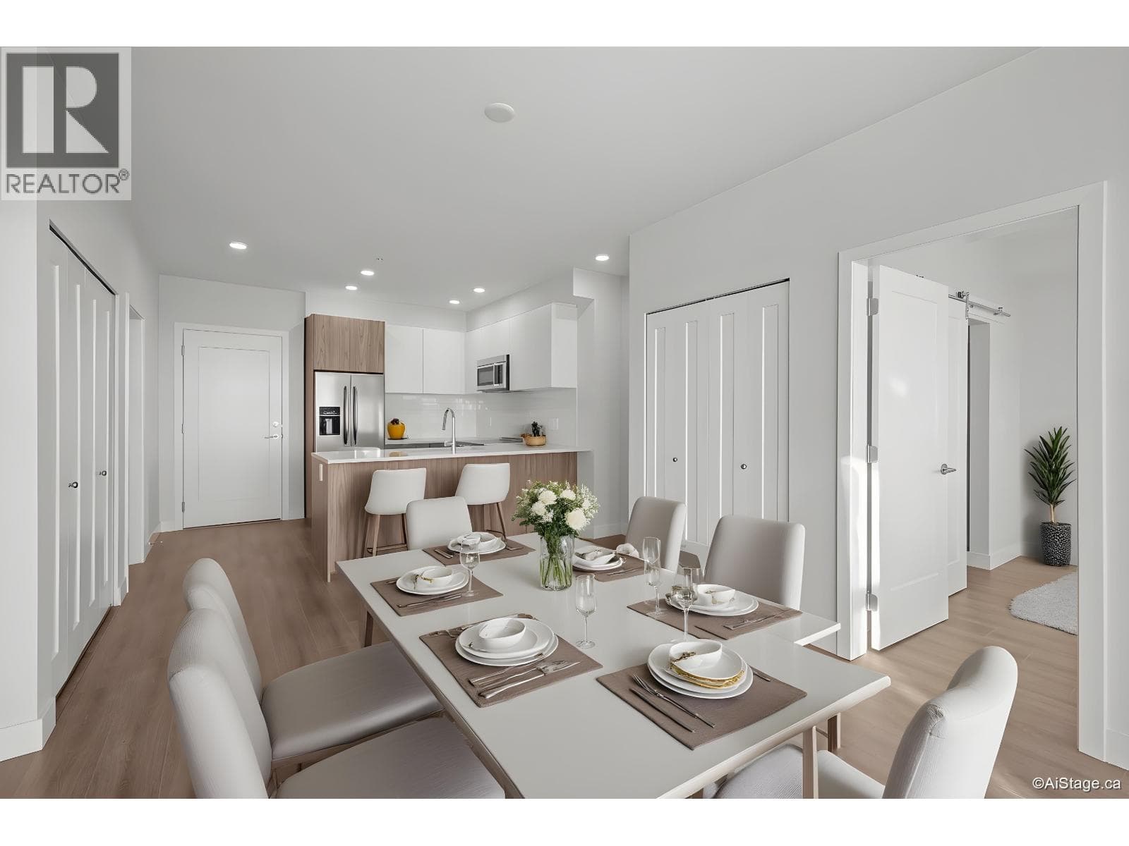 303 5535 HASTINGS STREET