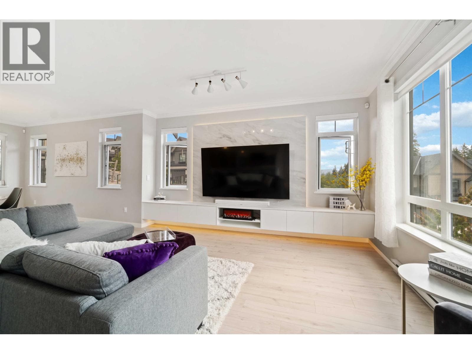 136 1350 MITCHELL STREET