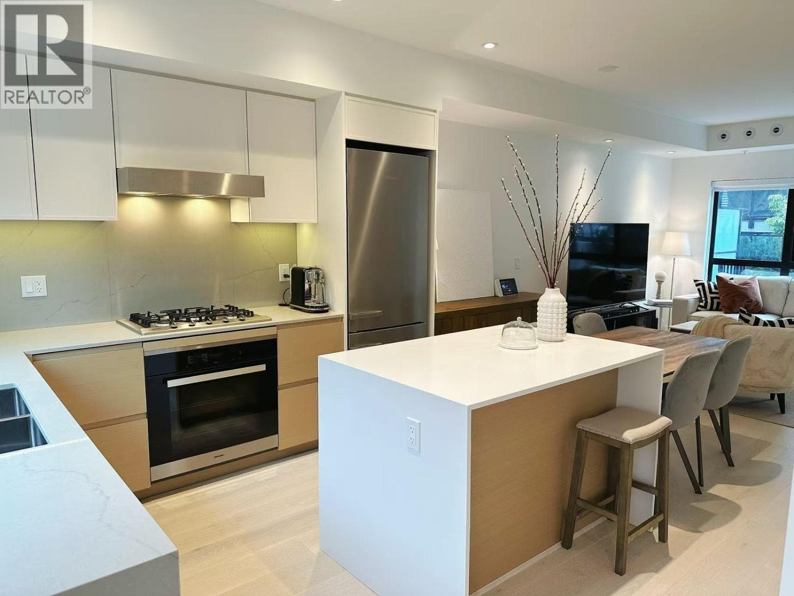 51 550 W 28TH AVENUE