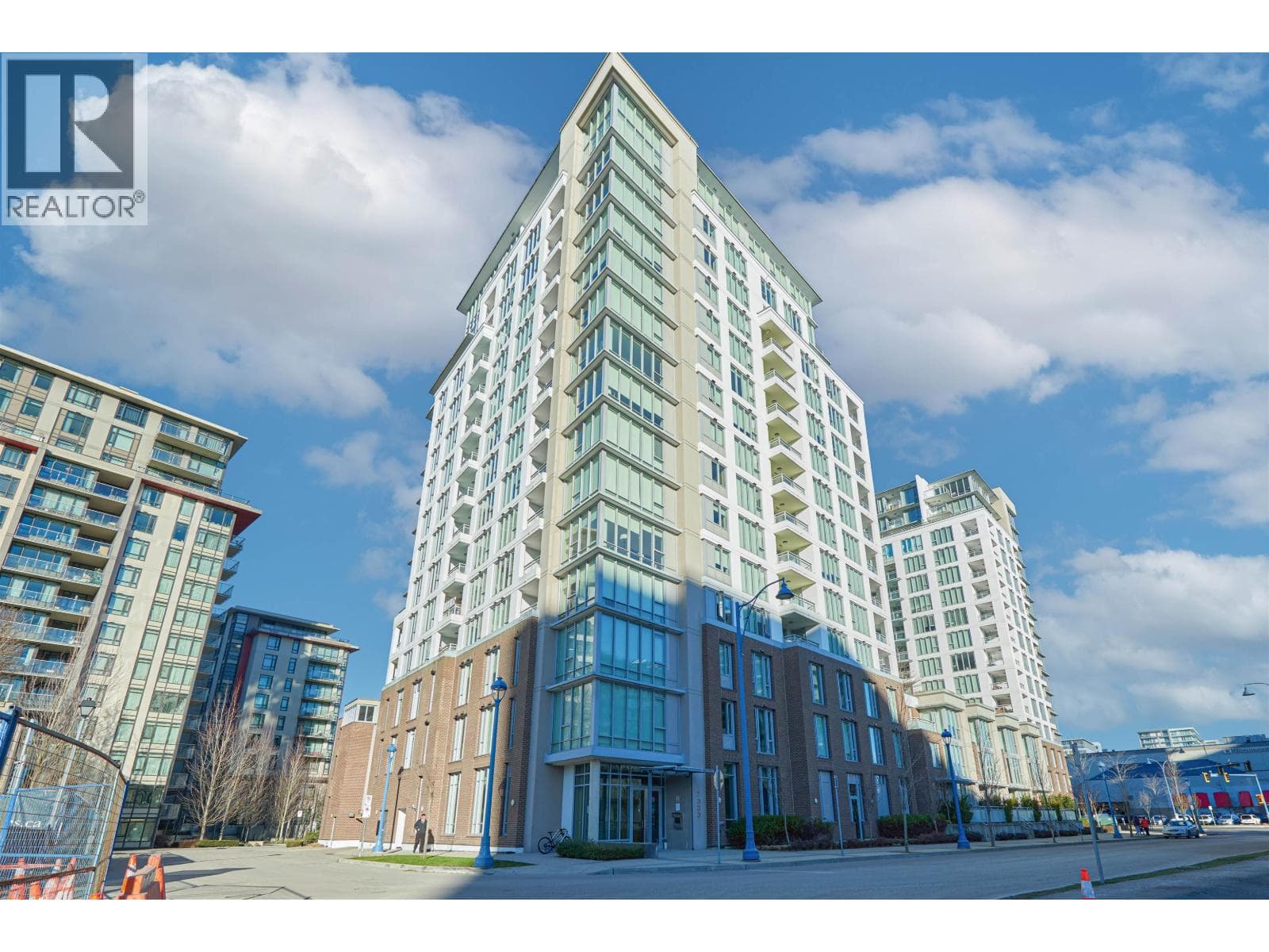 1503 7333 MURDOCH AVENUE