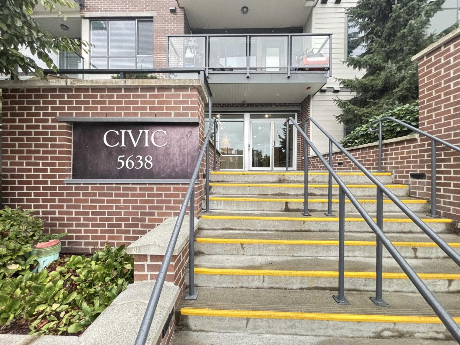 109 5638 201A STREET