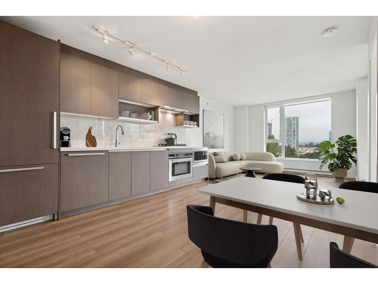 1512 13696 100 AVENUE