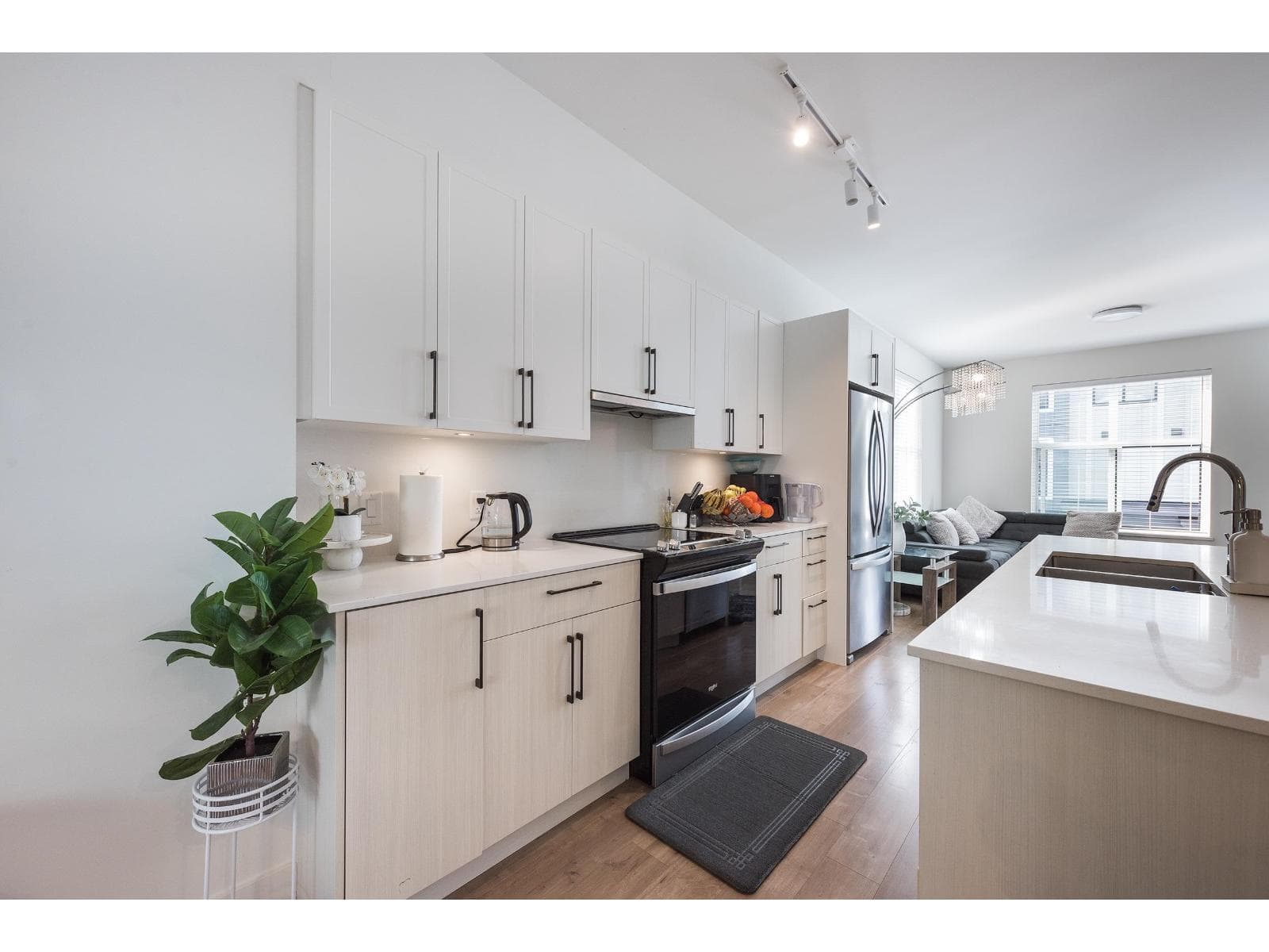 406 2267 MCKENZIE ROAD