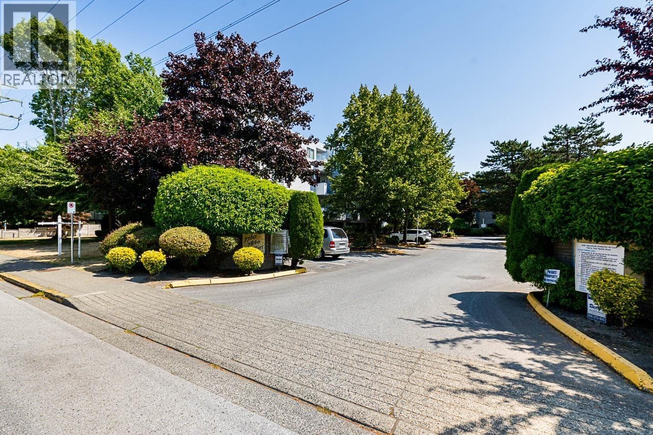 213 7760 MOFFATT ROAD