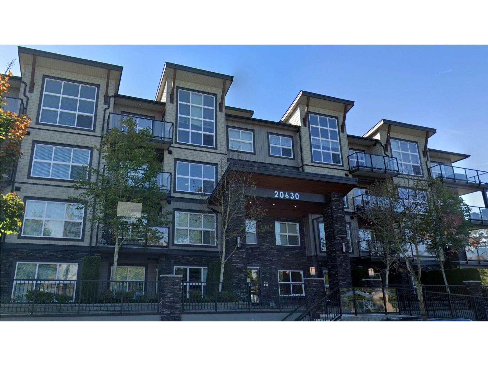 309 20630 DOUGLAS CRESCENT
