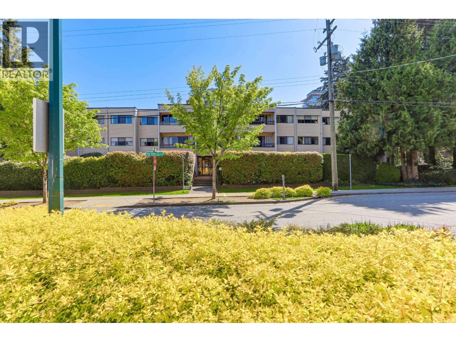 301 1048 KING ALBERT AVENUE