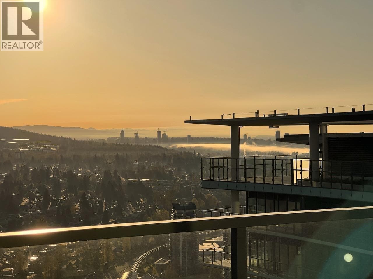 4705 4880 LOUGHEED HIGHWAY