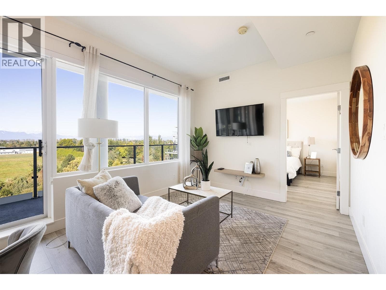 801 10780 NO. 5 ROAD