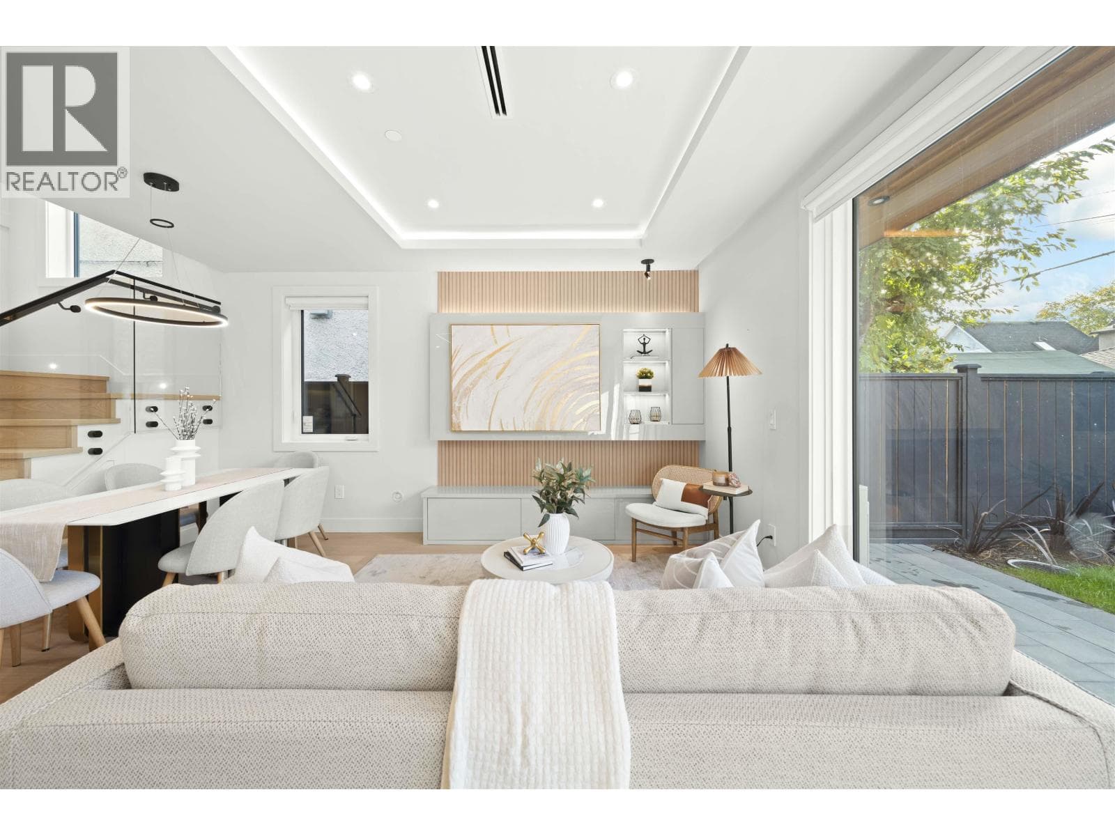 2 3466 W 22ND AVENUE