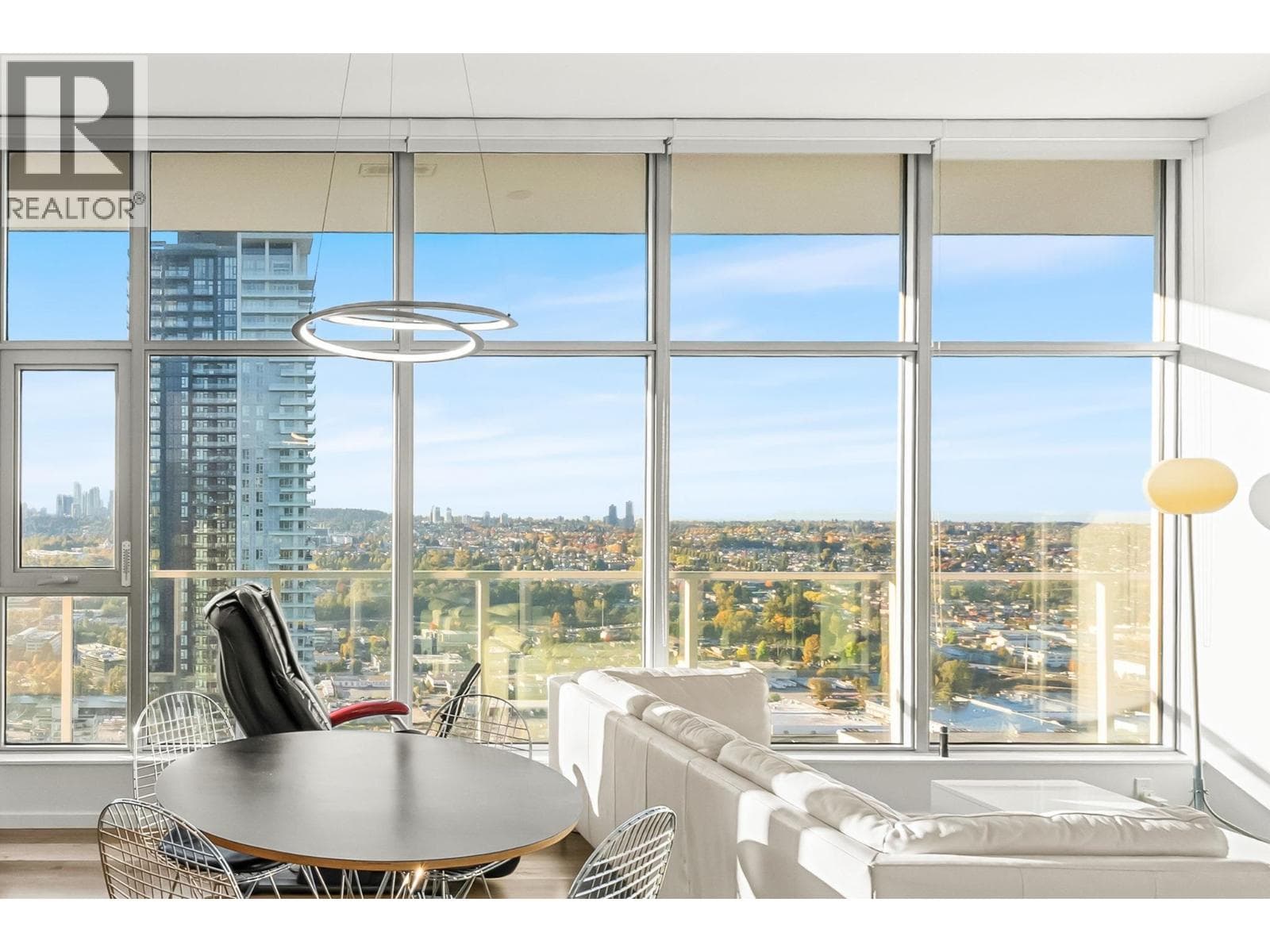 4602 1888 GILMORE AVENUE