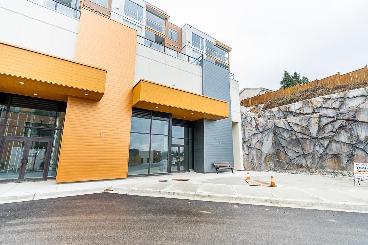 20 31945 LOUGHEED HIGHWAY