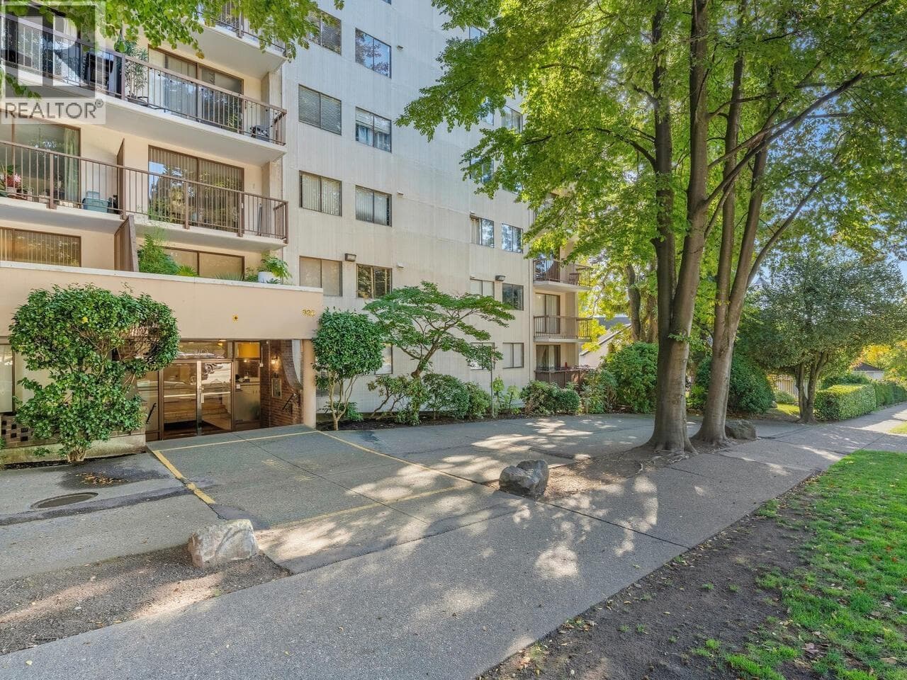 503 320 ROYAL AVENUE