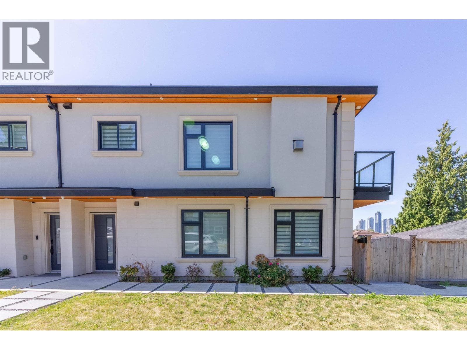 3087 ROYAL OAK AVENUE