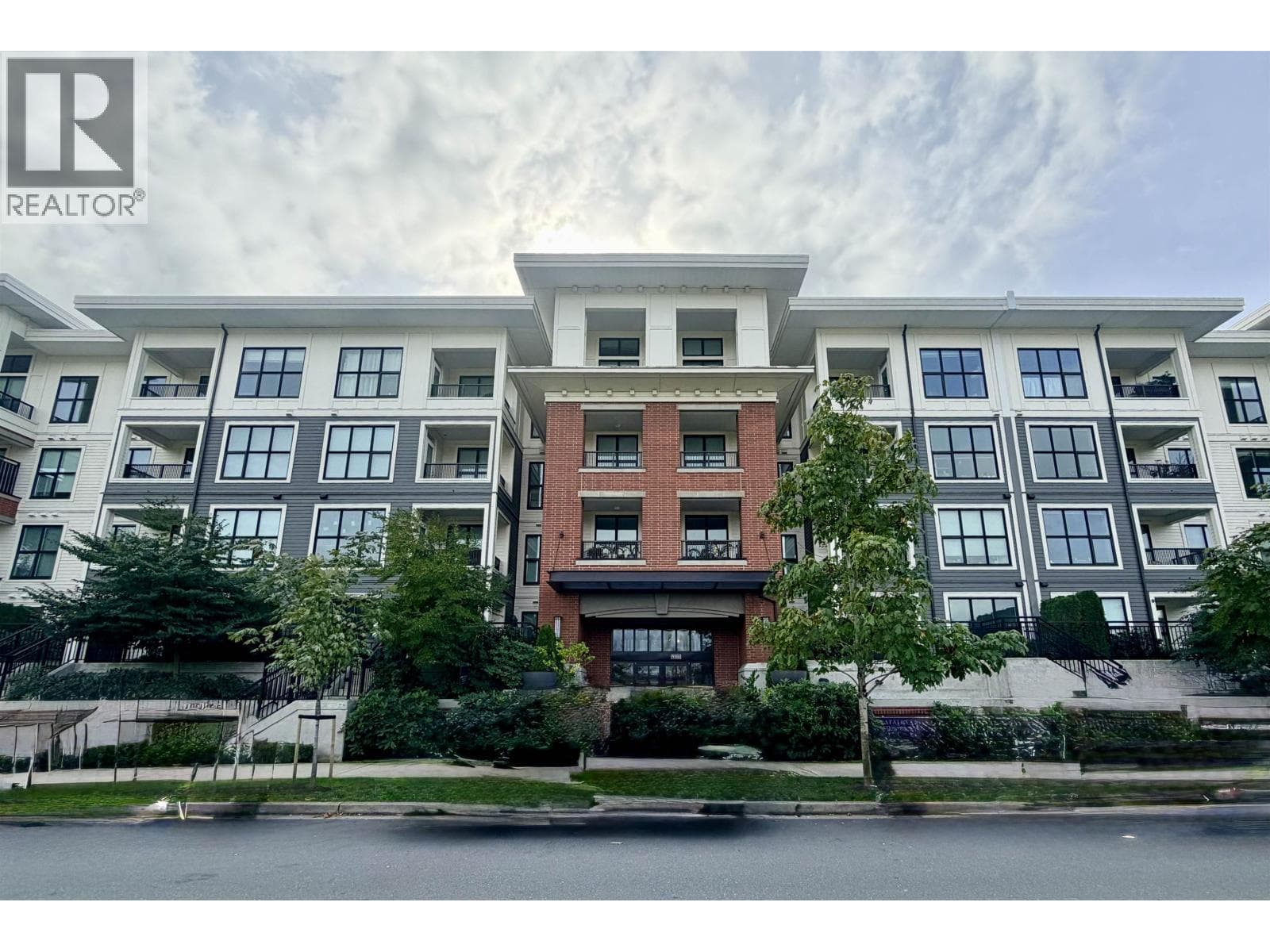 227 9500 TOMICKI AVENUE