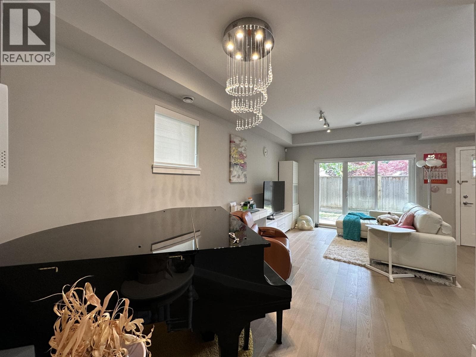 32 7180 LECHOW STREET