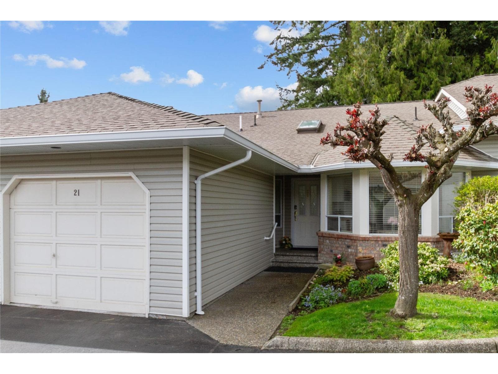 21 32615 MURRAY AVENUE