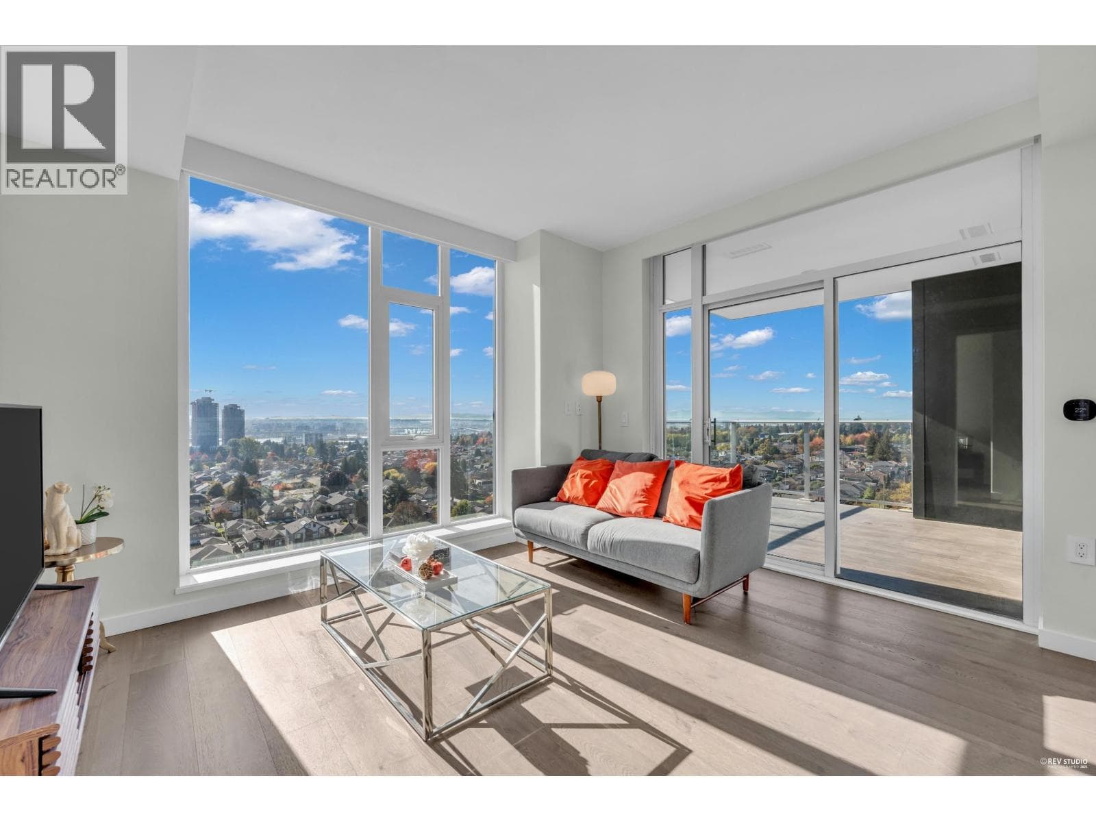 1504 7418 PAULSON STREET