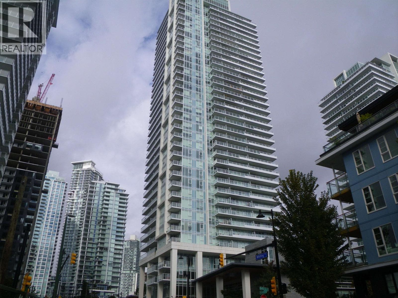 2907 657 WHITING WAY