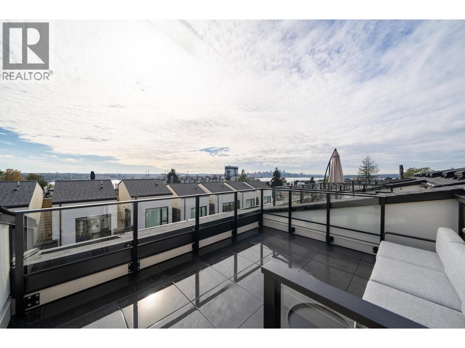 228 650 E 2ND STREET