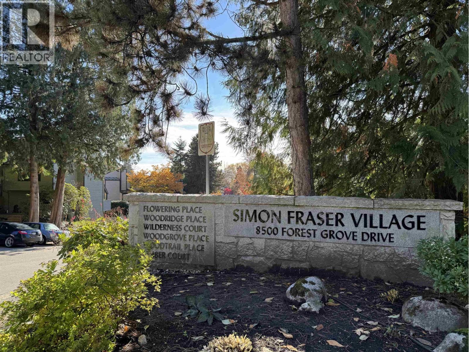 8557 WOODRIDGE PLACE