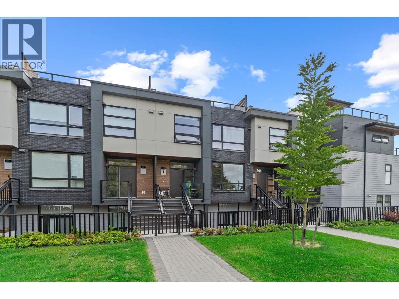 114 6085 IRMIN STREET