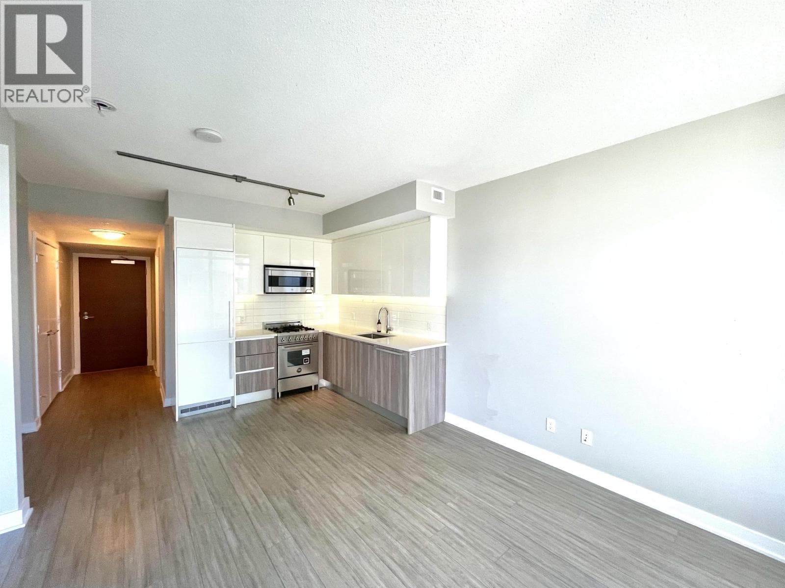 2305 4900 LENNOX LANE