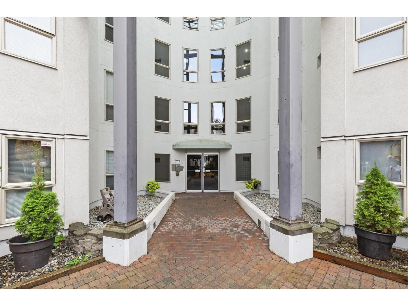 208 2575 WARE STREET