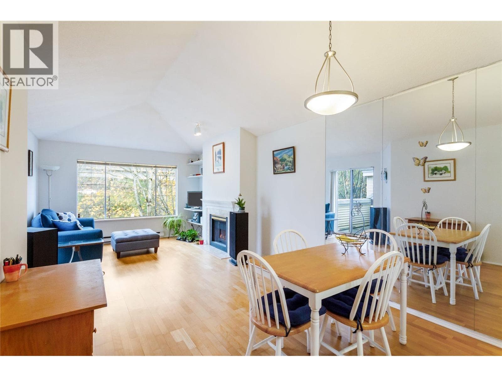 406 6820 RUMBLE STREET