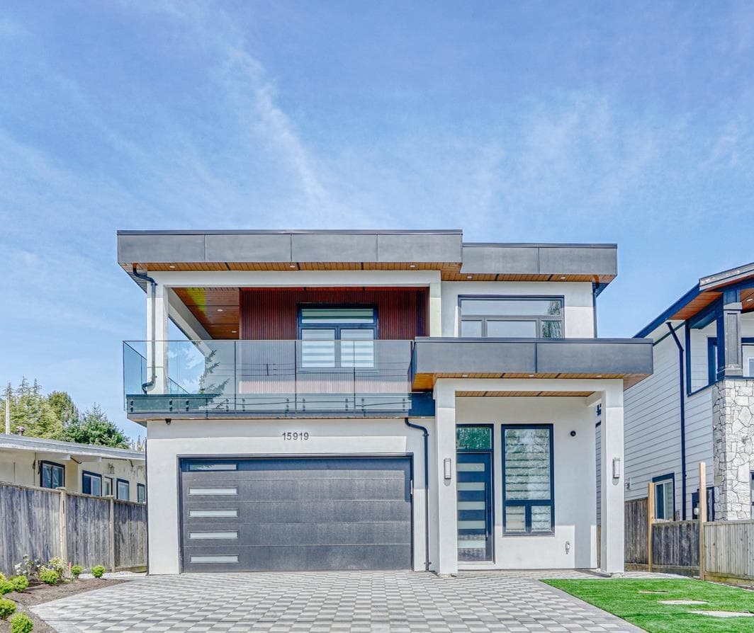 15919 RUSSELL AVENUE