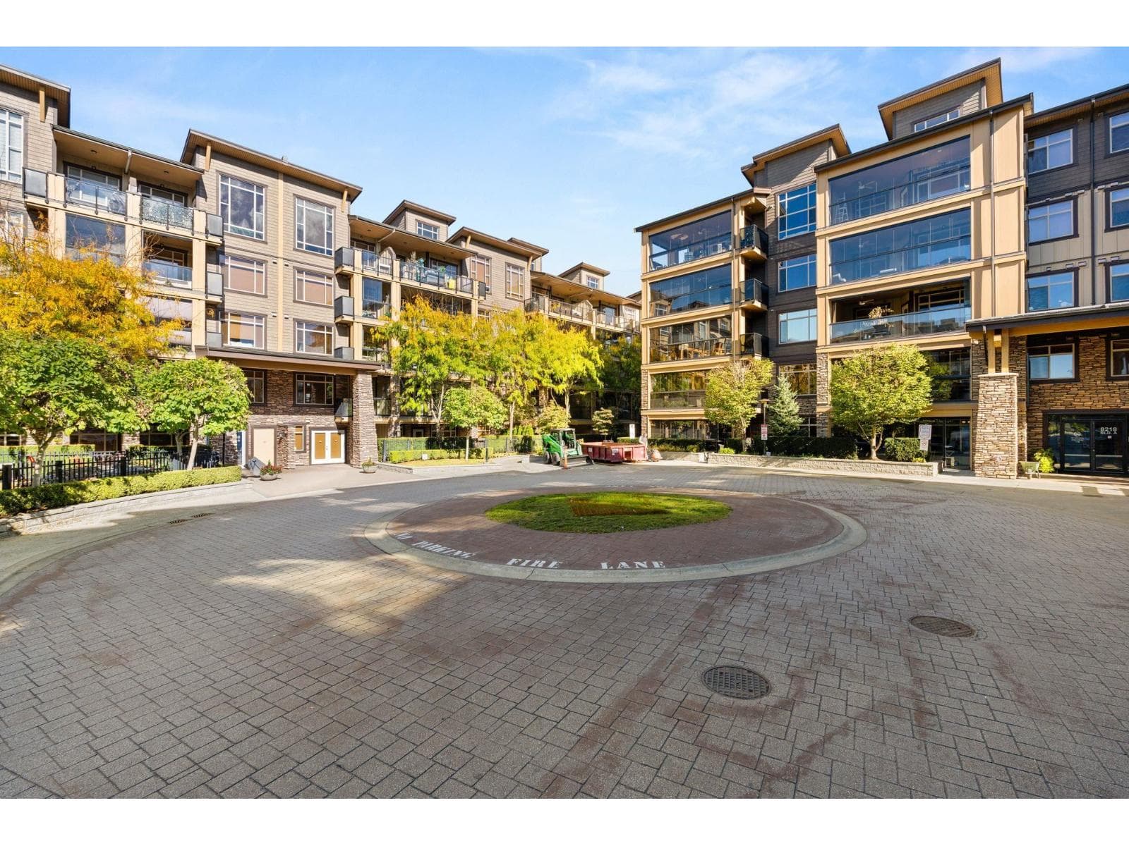 568 8258 207A STREET