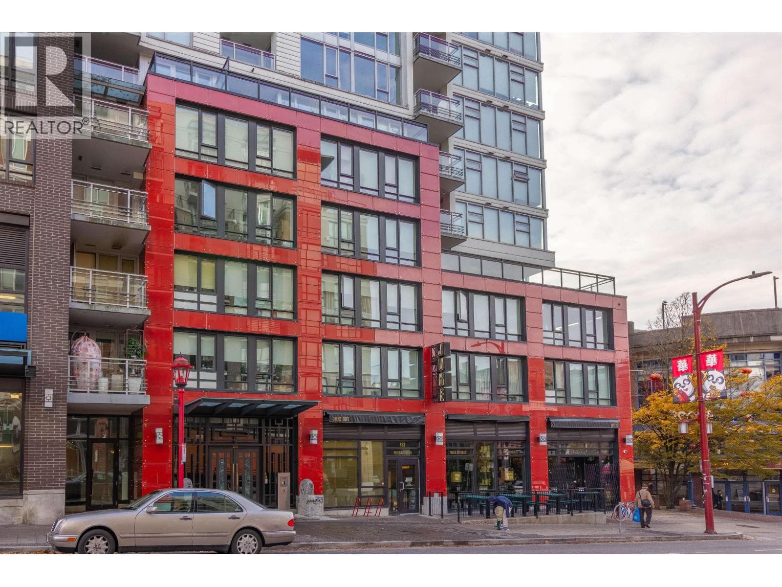 1810 188 KEEFER STREET