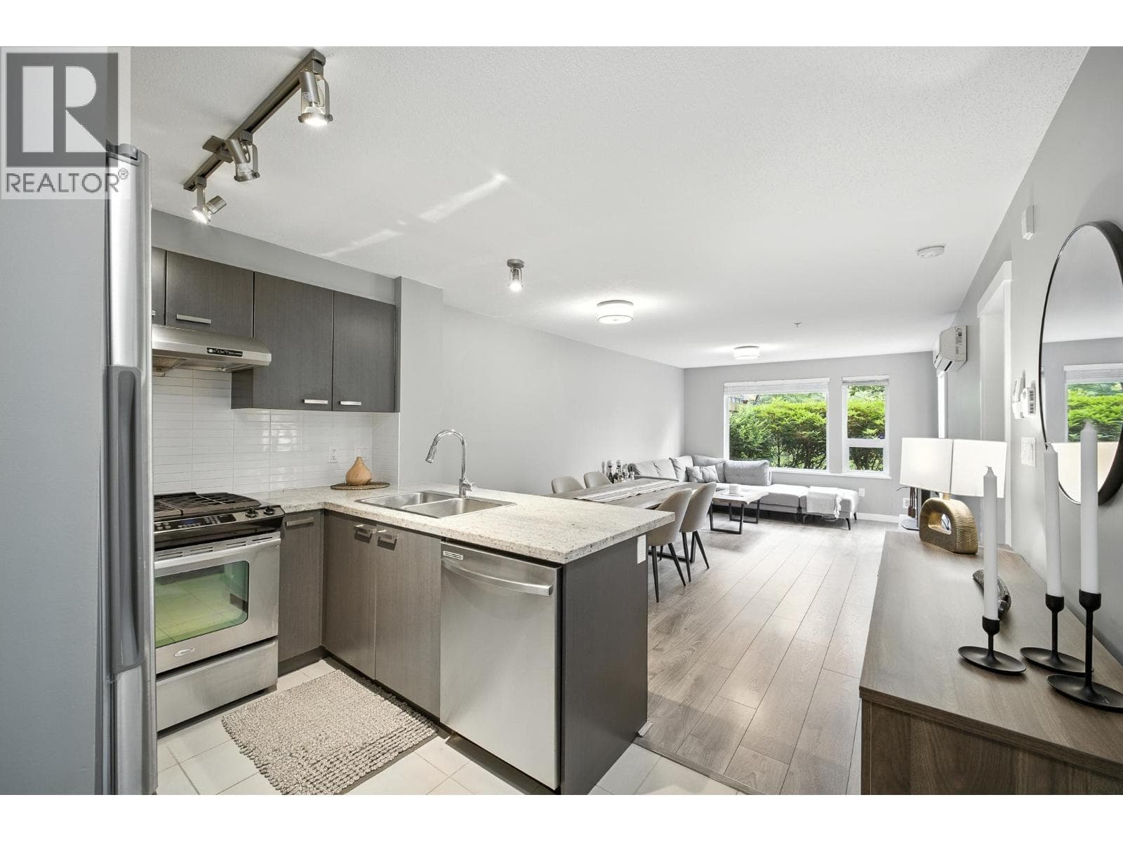 118 9399 TOMICKI AVENUE