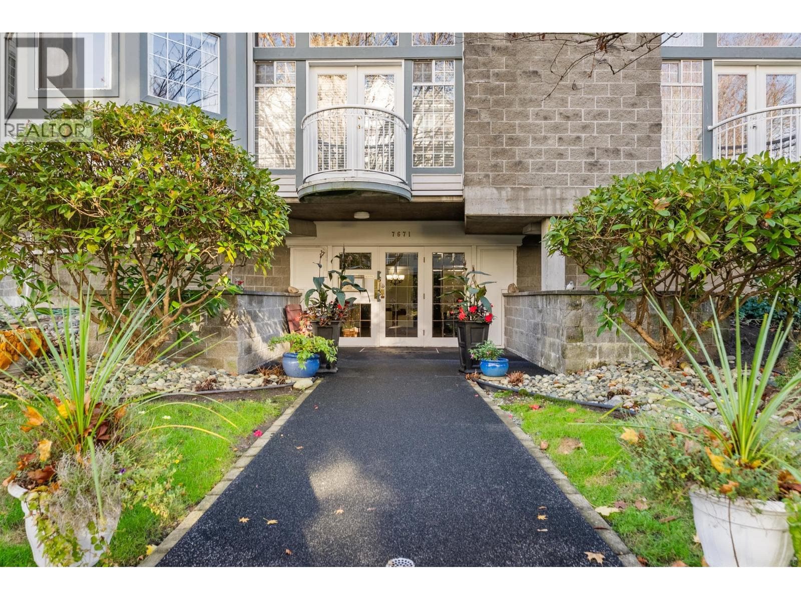 204 7671 ABERCROMBIE DRIVE