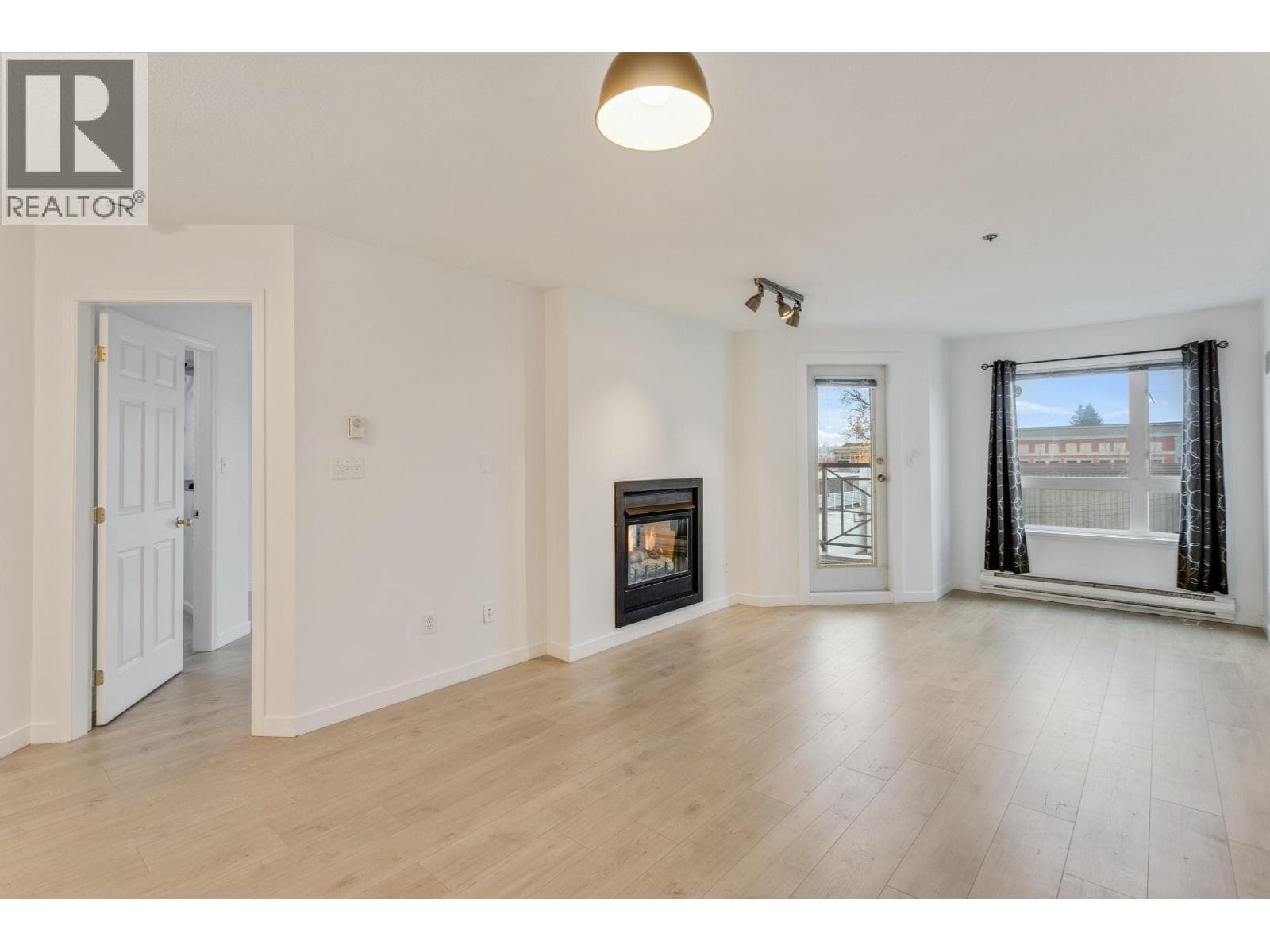 307 2335 WHYTE AVENUE