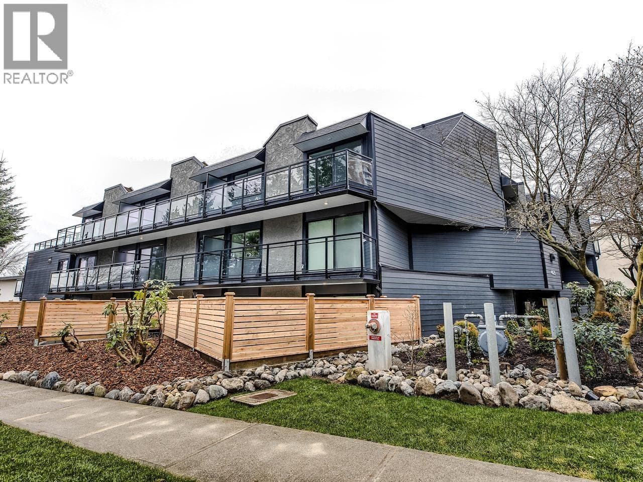 303 4625 GRANGE STREET