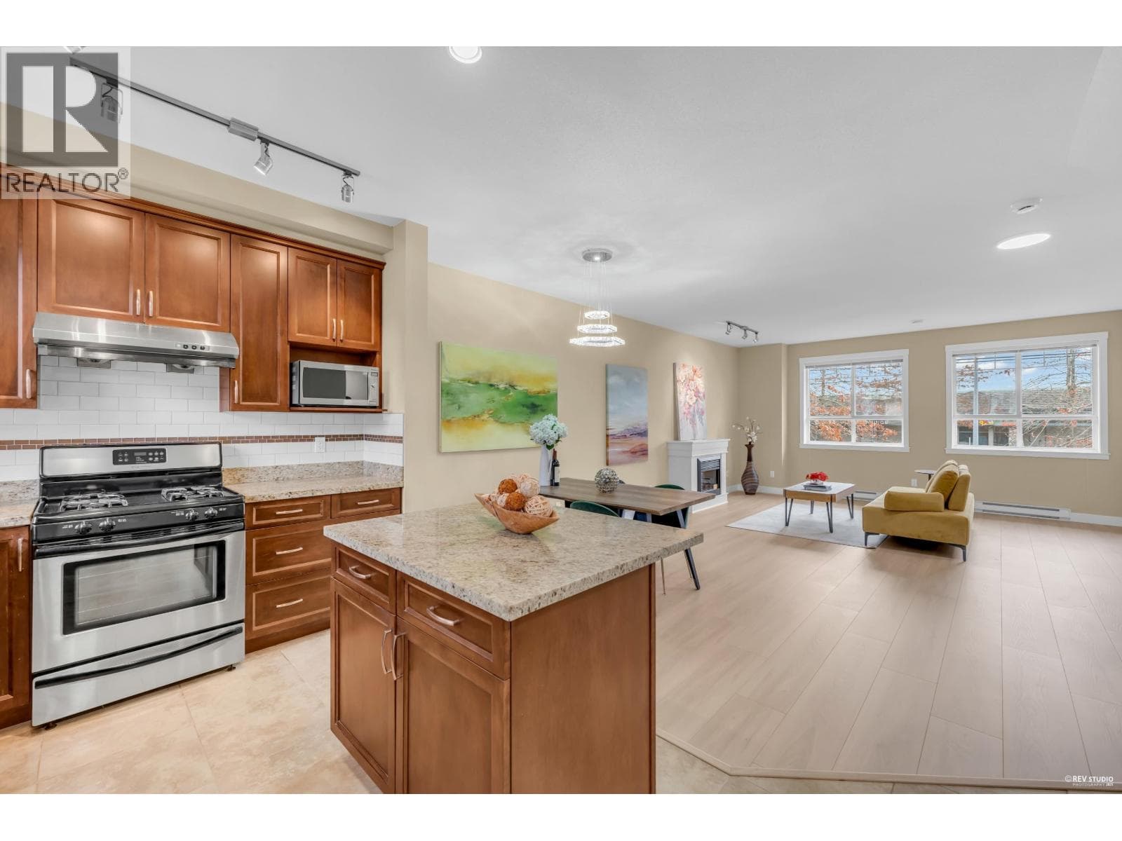 16 11393 STEVESTON HIGHWAY