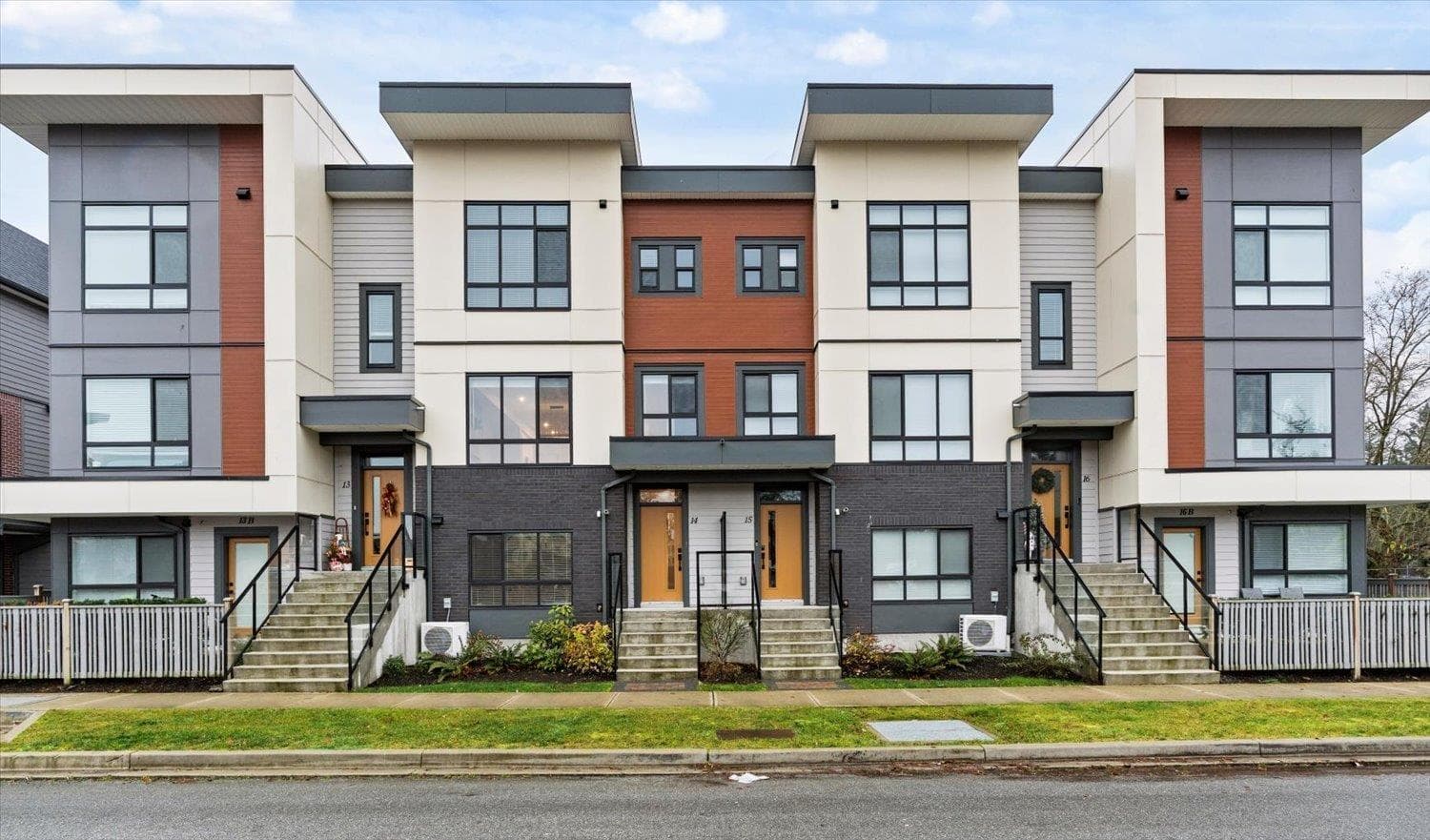 14 45500 CAMPUS DRIVE, Garrison Crossing