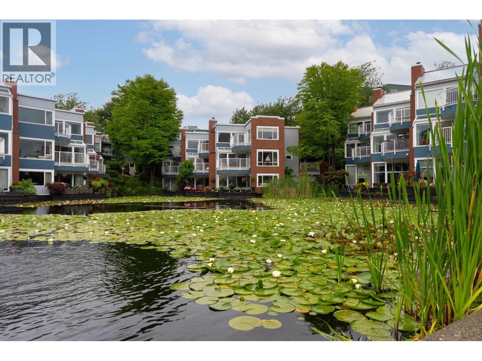 1596 ISLAND PARK WALK