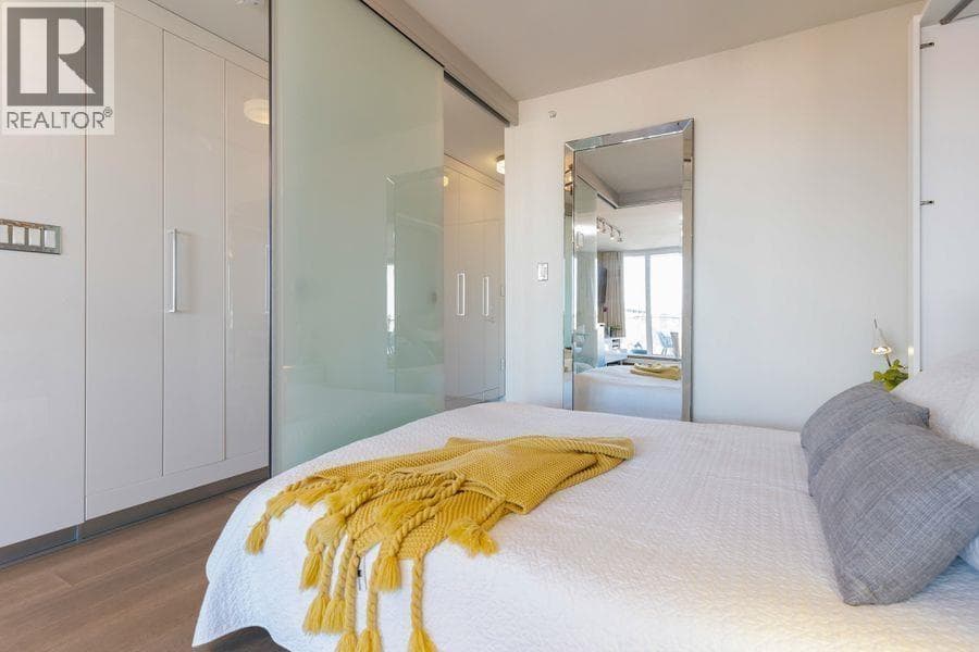 910 189 KEEFER STREET