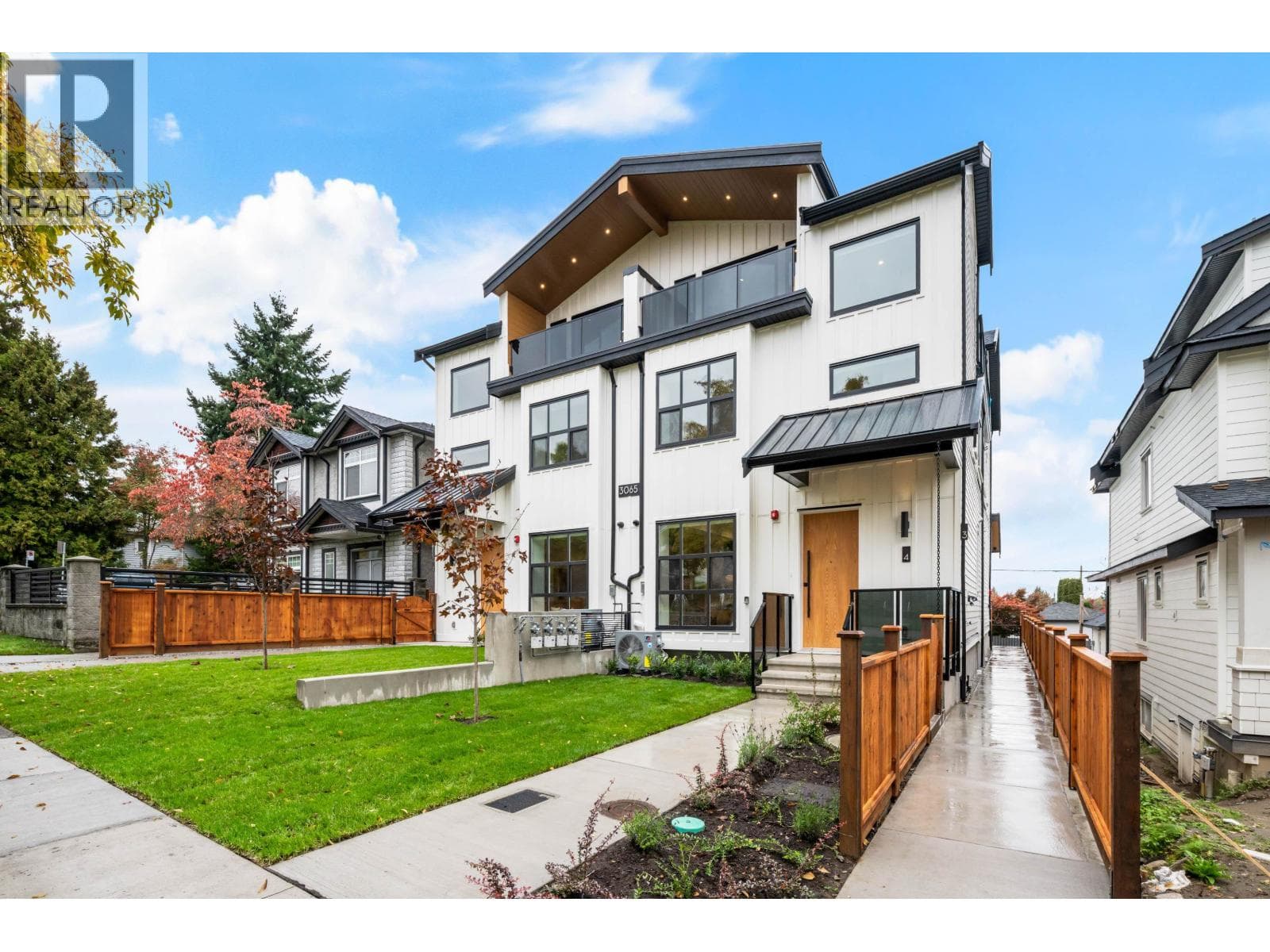 3 3065 CHARLES STREET