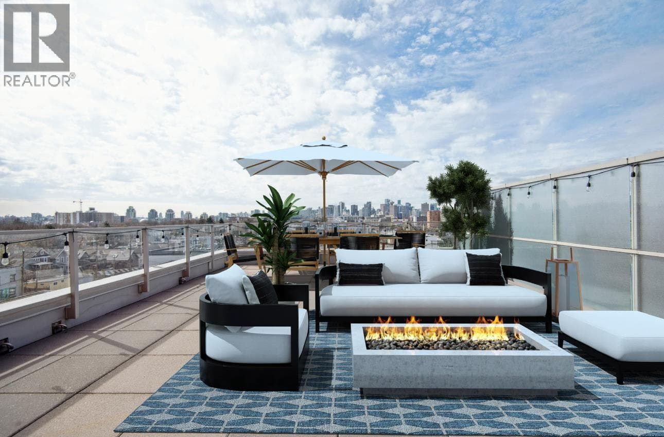 808 933 E HASTINGS STREET