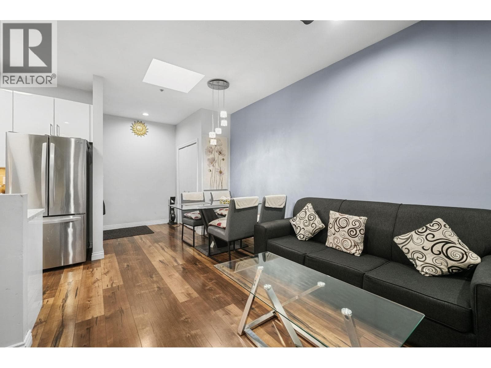 203 6460 MAIN STREET